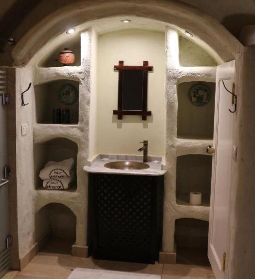 اتاق استاندارد با تخت بزرگ, Artika Wadi Kiki