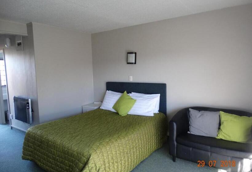 إستوديو قياسى, Ambassador Motel