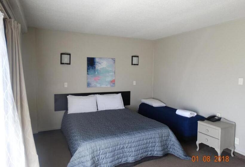 Семейные Апартаменты, Ambassador Motel