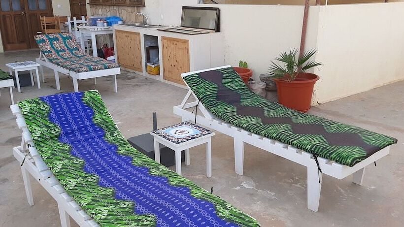 اتاق خانوادگی, Ah Maio