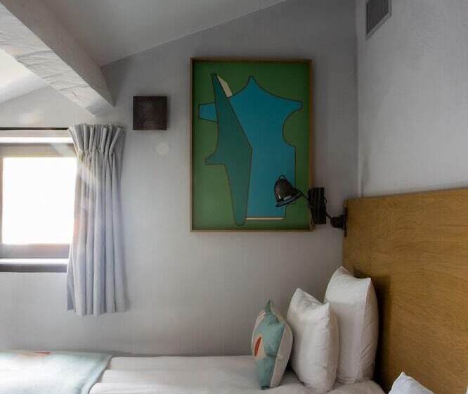 غرفة عائلية, Auberge De Banne