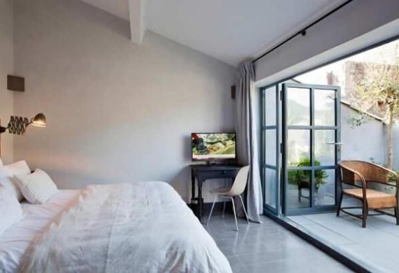 Семейный Номер, Auberge De Banne