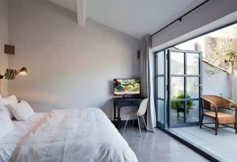 ファミリールーム, Auberge De Banne