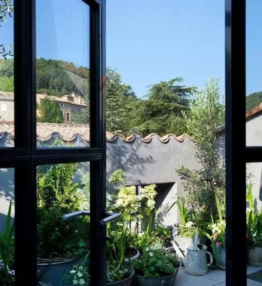 ファミリールーム, Auberge De Banne