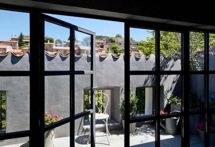 غرفة برستيج, Auberge De Banne