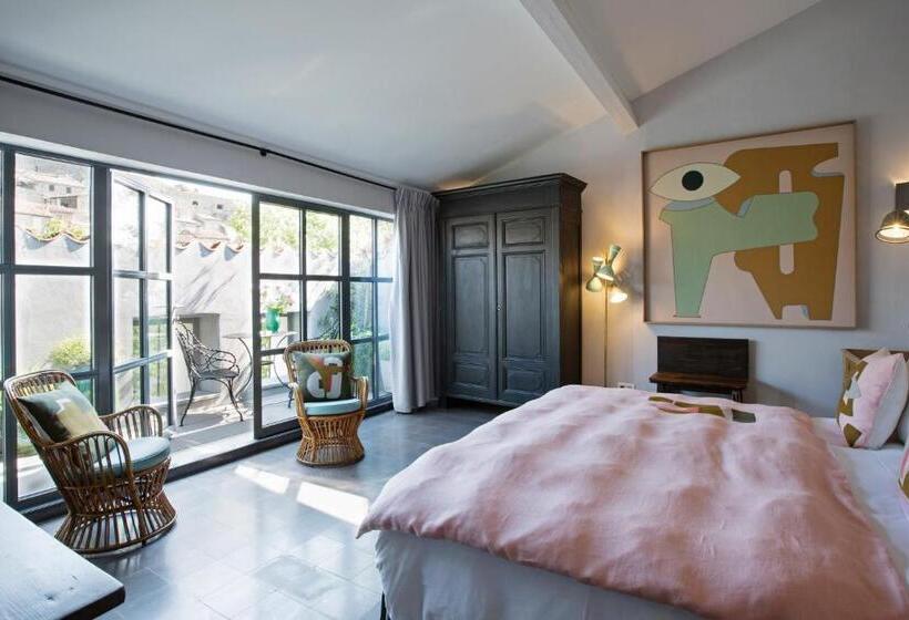 غرفة برستيج, Auberge De Banne