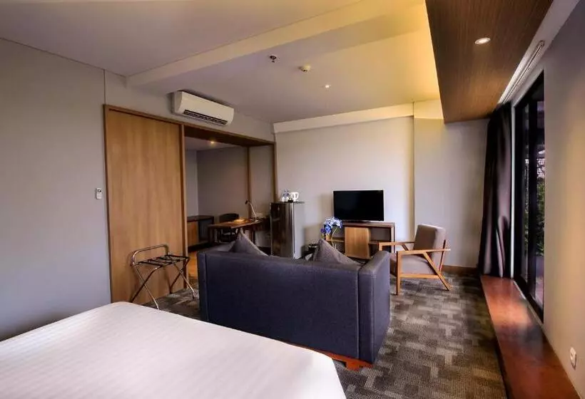 Suite, Batiqa Hotel Jababeka Cikarang