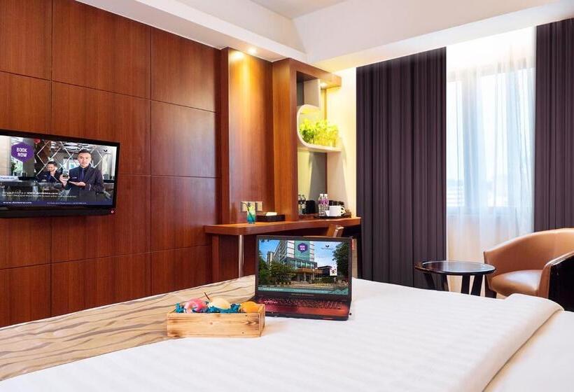 Deluxe Szoba Kind Size Bed, Da Vienna Boutique