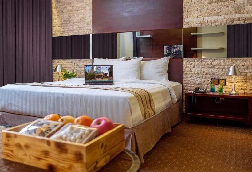 Executive Suite, Da Vienna Boutique