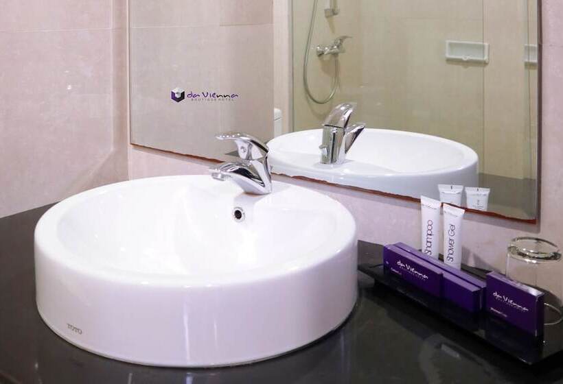 Executive Suite, Da Vienna Boutique