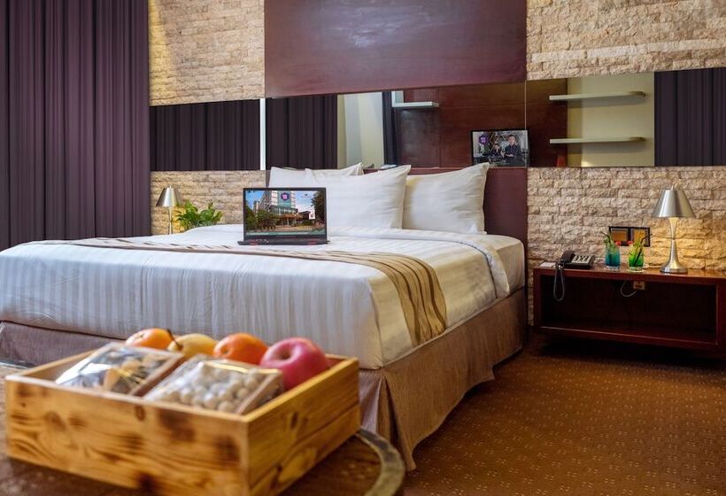 Executive Suite, Da Vienna Boutique