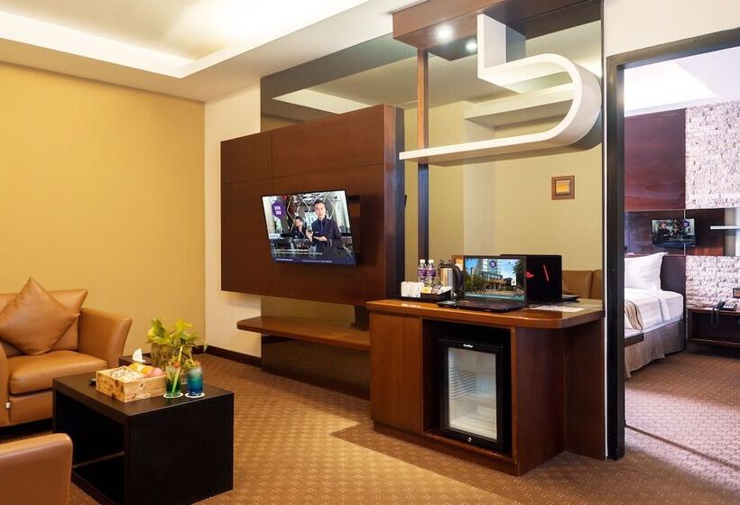Executive Suite, Da Vienna Boutique