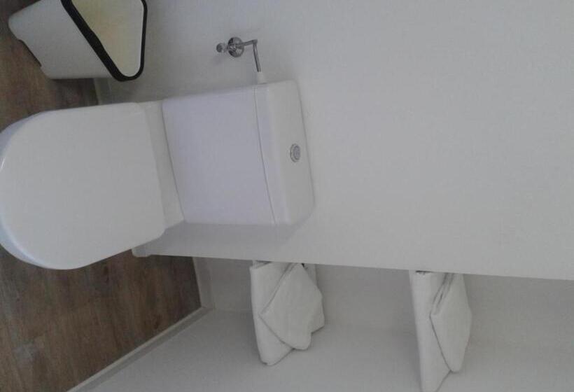 استودیوی استاندارد, Des Bois