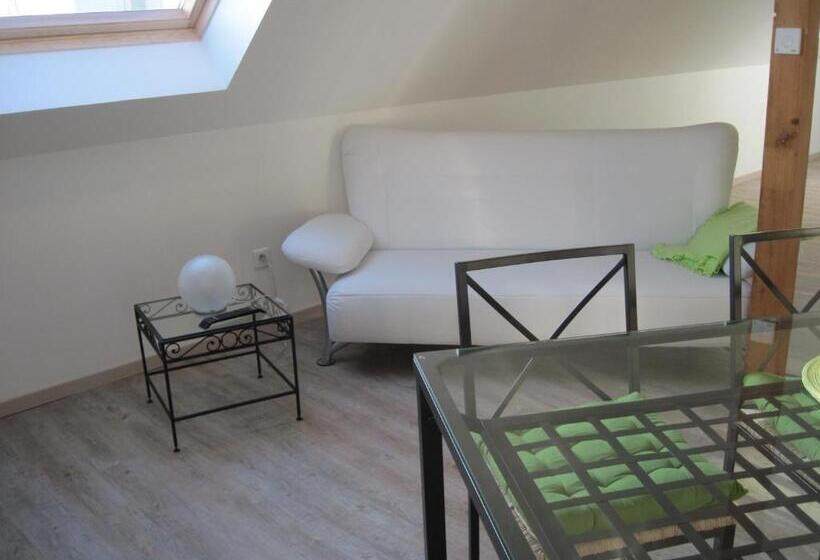 استودیوی استاندارد, Des Bois