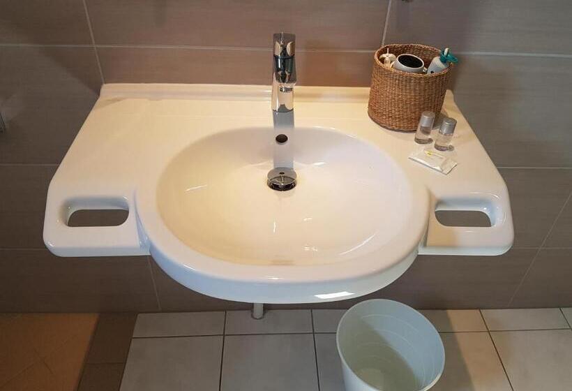 اتاق استاندارد برای معلولان, Des Bois