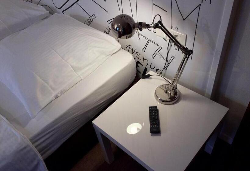 اتاق استاندارد با وان آب گرم, Des Bois