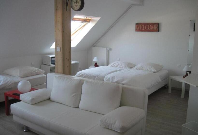 استودیوی استاندارد, Des Bois