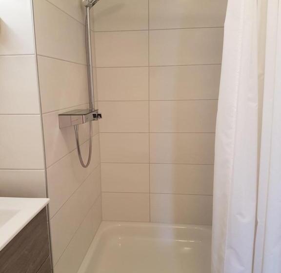 اتاق استاندارد, Des Bois