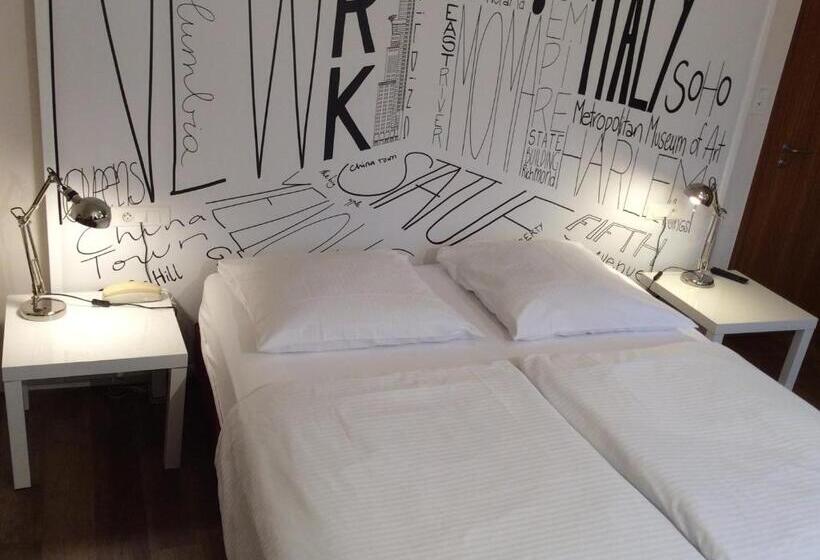 اتاق استاندارد با وان آب گرم, Des Bois