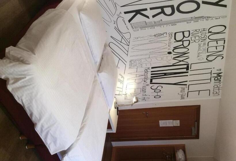 اتاق استاندارد با وان آب گرم, Des Bois