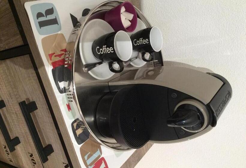 اتاق استاندارد با وان آب گرم, Des Bois