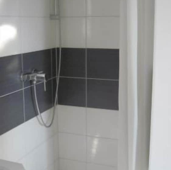 استودیوی استاندارد, Des Bois