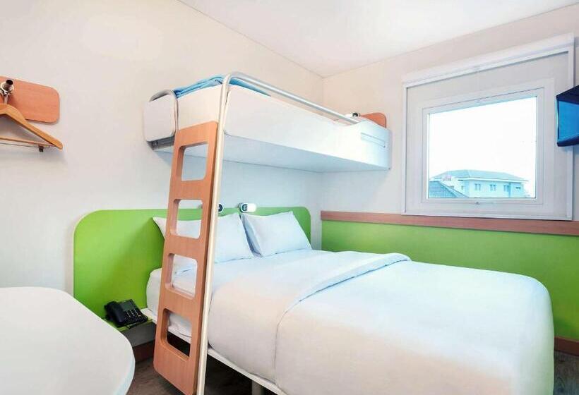 Номер Стандарт с Койками, Ibis Budget Semarang Tendean