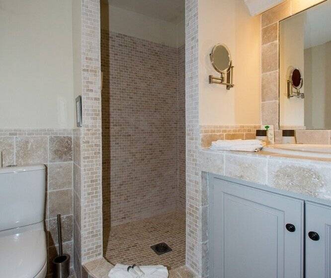 标准间带露台, La Garbine