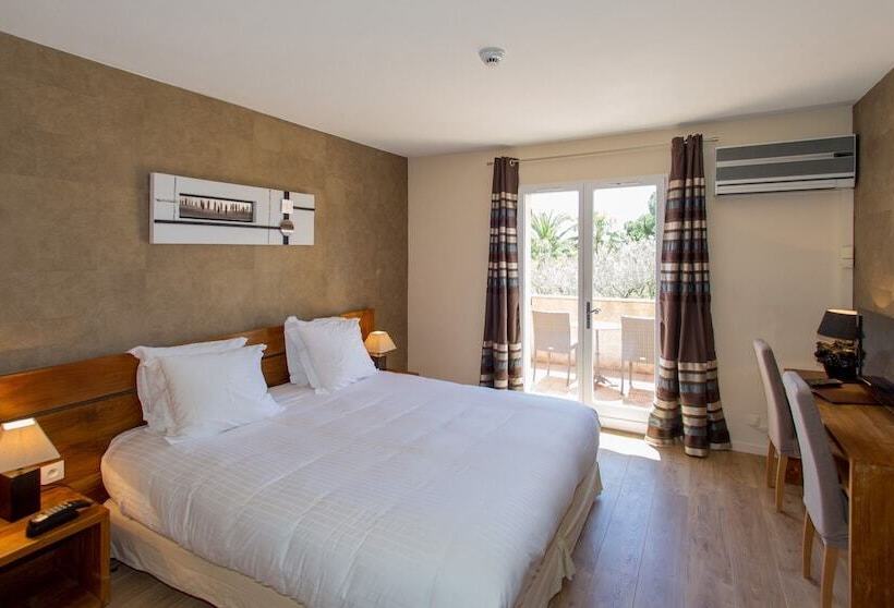 标准间带露台, La Garbine