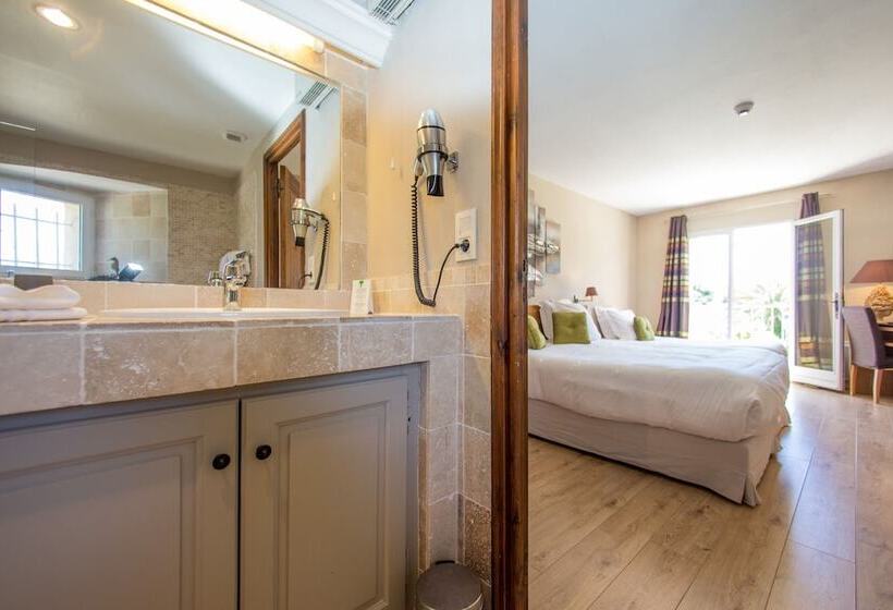 标准间带露台, La Garbine