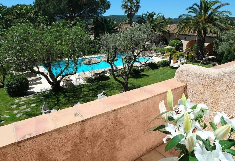 带露台的标准房间, La Garbine