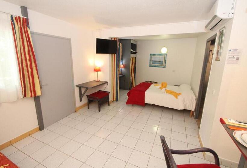 استودیوی استاندارد, La Maison Creole