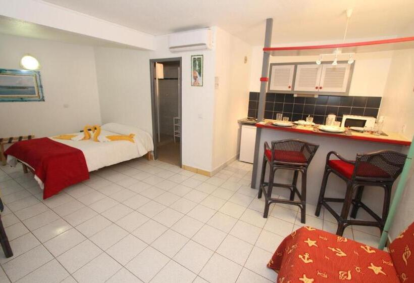 استودیوی استاندارد, La Maison Creole