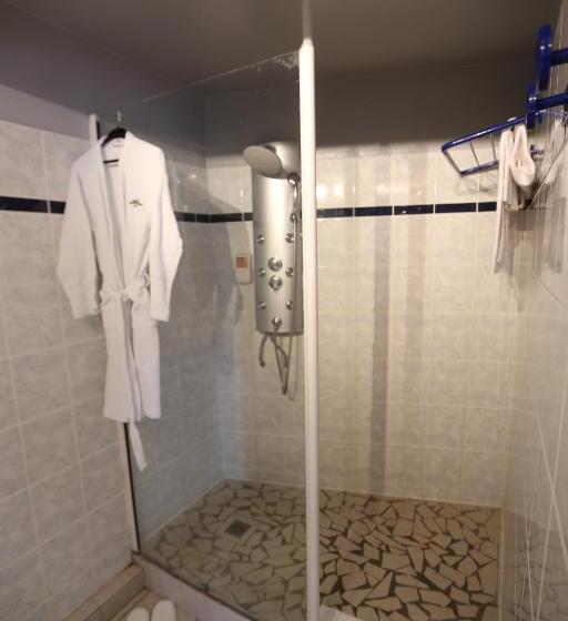 استودیوی استاندارد, La Maison Creole