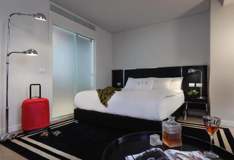 디럭스 룸, Nyx Tel Aviv
