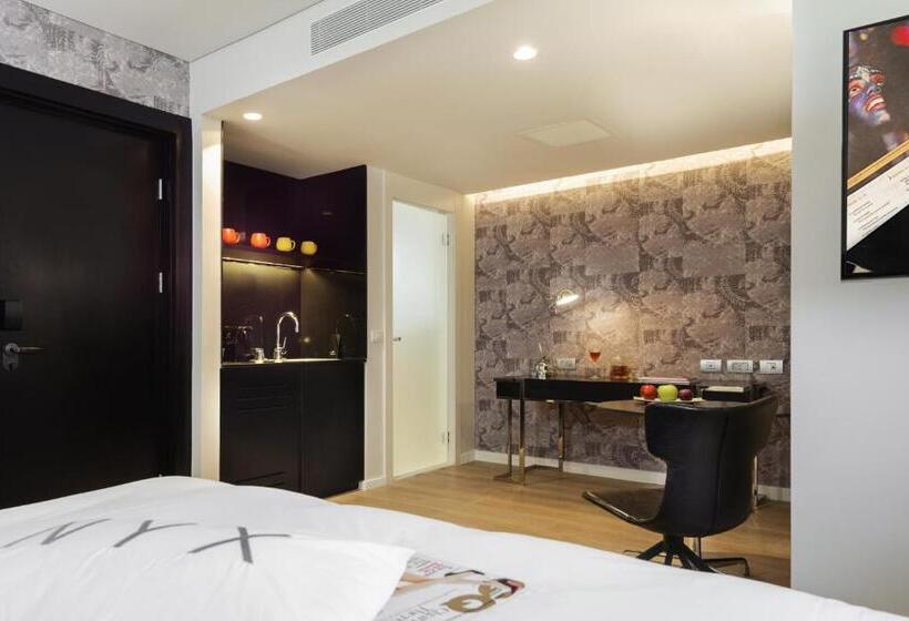 클럽 룸, Nyx Tel Aviv