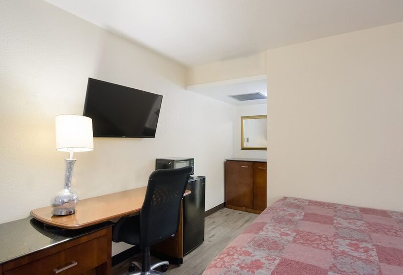 Номер Стандарт 2 Двуспальные Кровати, Rodeway Inn Greeley