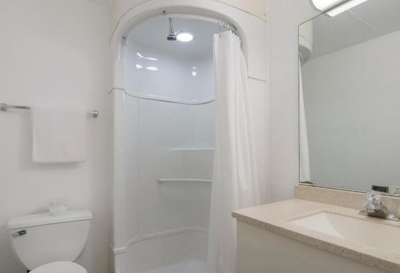 غرفة قياسية, Rodeway Inn Greeley