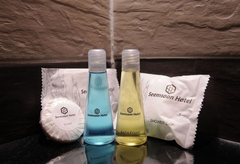 Family Room, Seemsoon