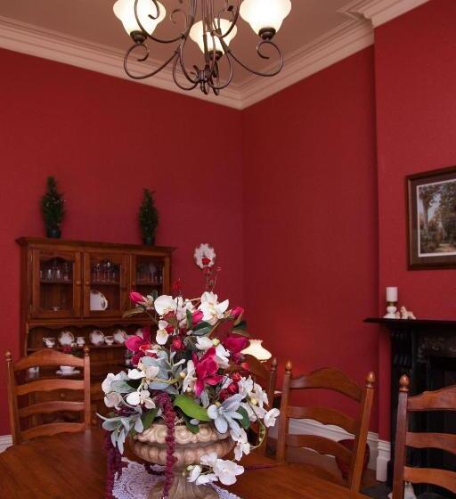 סטודיו דלוקס, Tairoa Lodge