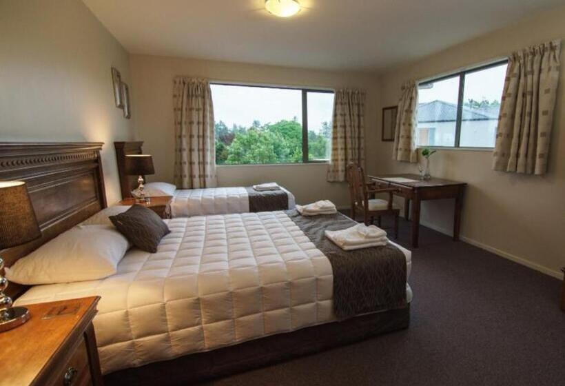 标准间, The Lodge