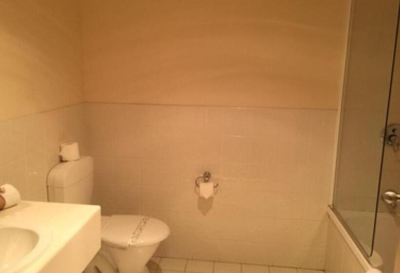 标准间, The Lodge