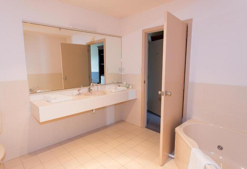 带大床的标准间, The Lodge