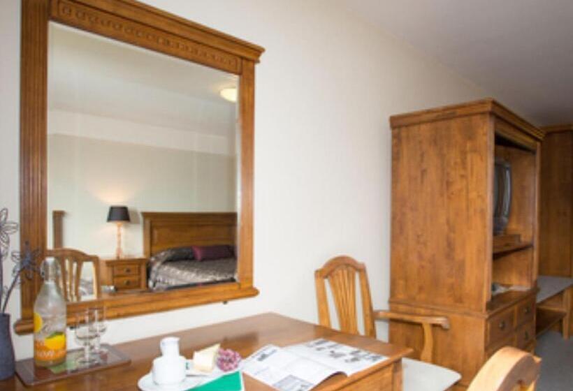 带大床的标准间, The Lodge