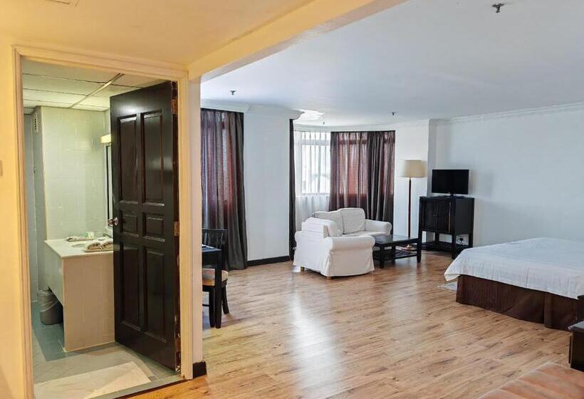 Номер Deluxe, The Putra Regency