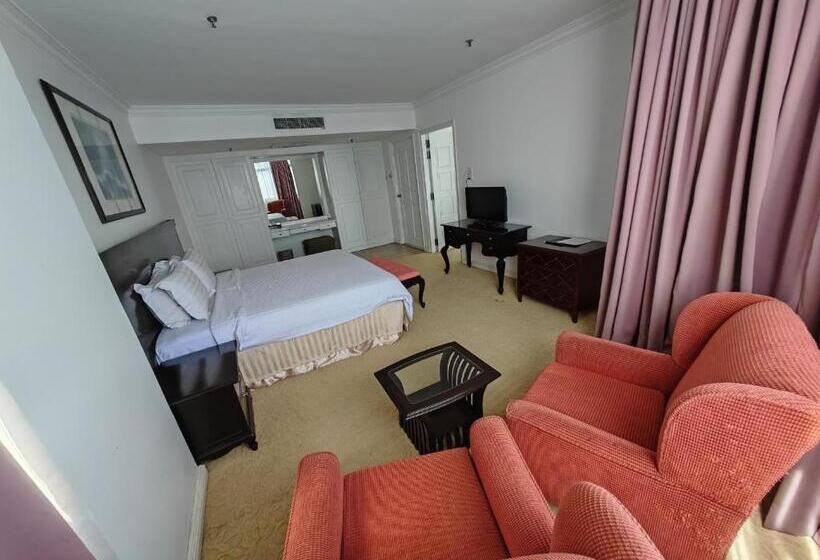 Люкс, The Putra Regency