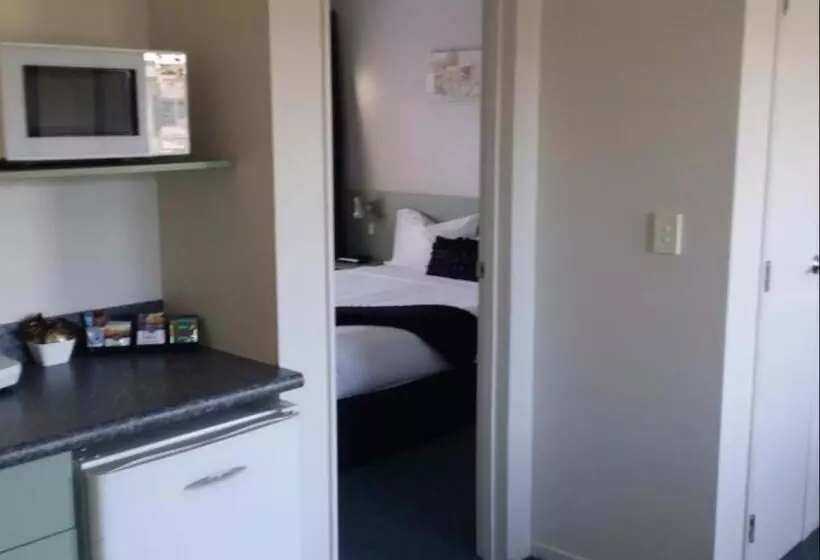 スイート, Asure Abode On Courtenay Motor Inn
