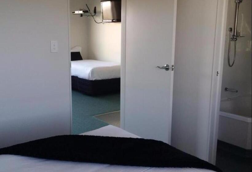 סוויטה, Asure Abode On Courtenay Motor Inn