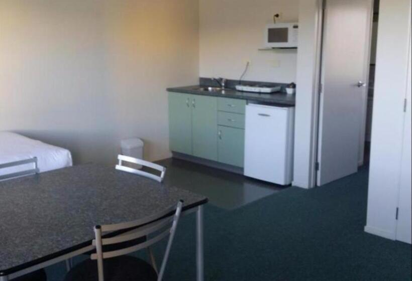 스위트, Asure Abode On Courtenay Motor Inn