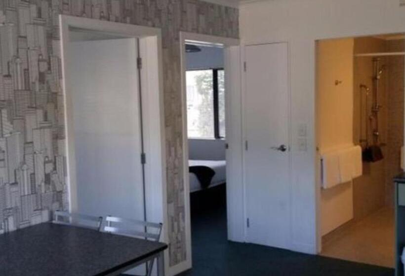 סוויטת 2 חדרי שינה, Asure Abode On Courtenay Motor Inn